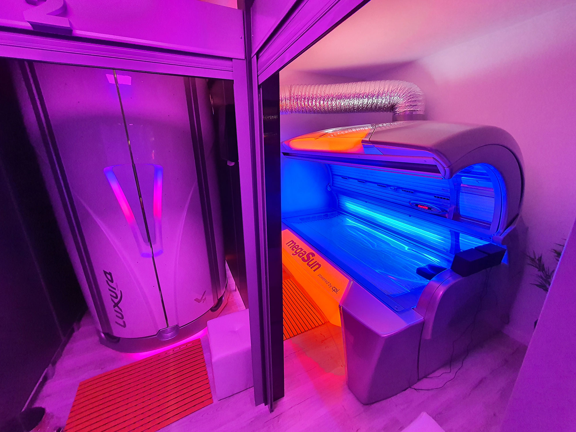 California Studio Solar - Salon Bronzare Iași